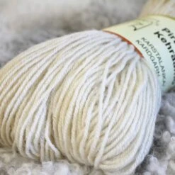 Pirtin Kehräämö Karstavillalanka, Tex 140x3 -Prym kauppa pirtin kehraamo karstavillalanka 140x3 01 m 1 1